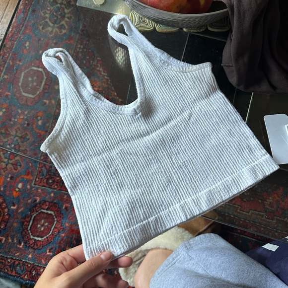 white urban outfitters out from under crop top - Picture 2 of 2